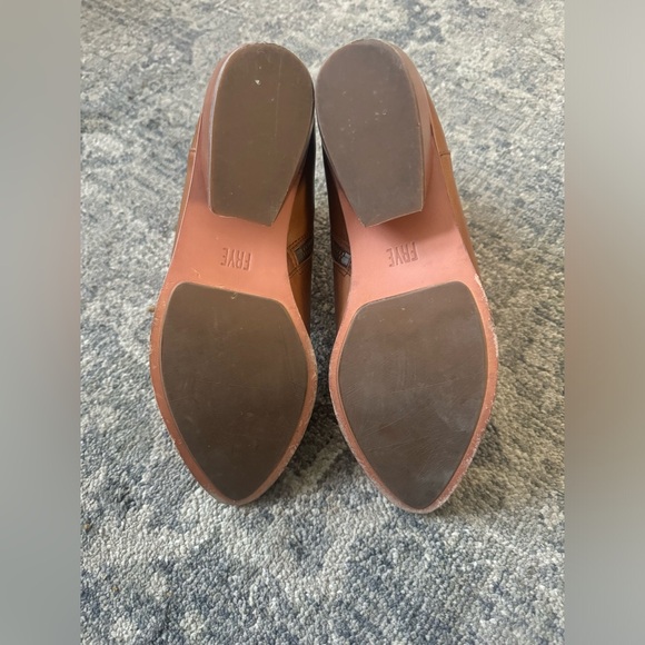 Frye Farrah Inside Zip Size 8 - Picture 3 of 9